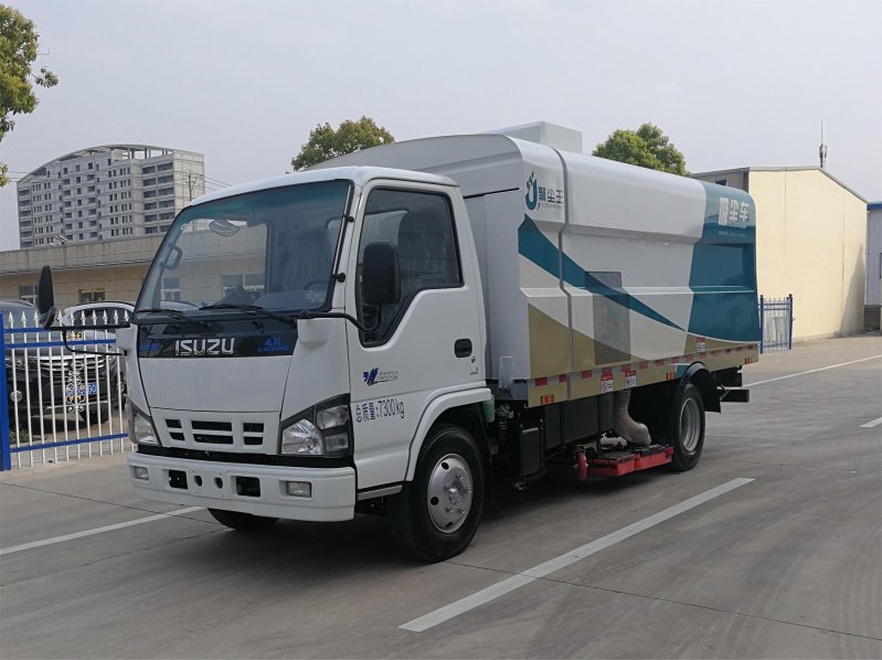 庆铃 5立方吸尘扫路车